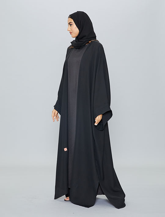 Black Textured Abaya With Wide Sleeves
